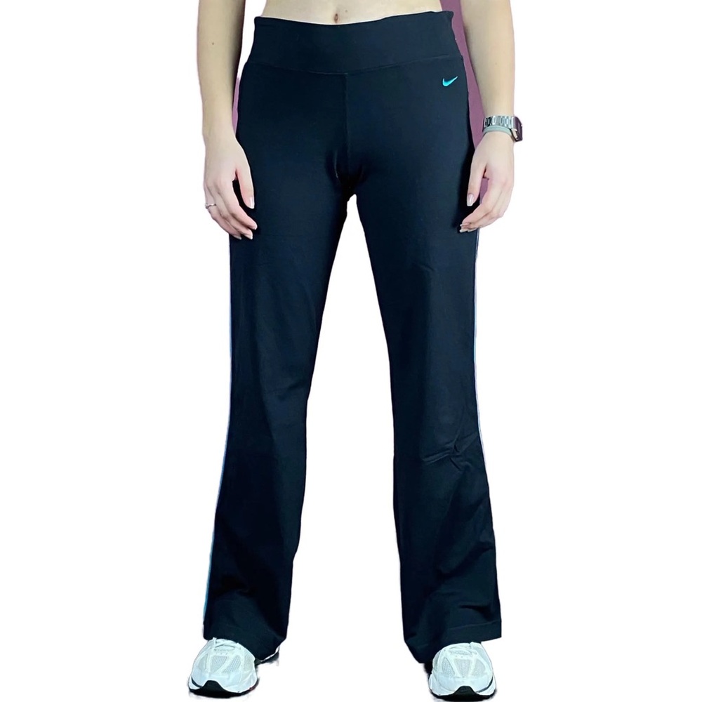 Nike - Wide Leg Flared Leggings